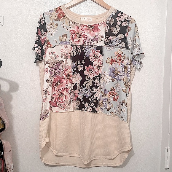 ✌🏼 #1334 Color Block Floral Contrast Gorgeous Tee - Picture 12 of 17